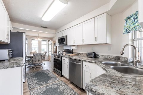 House in Port Charlotte, Florida 2 bedrooms, 102.94 sq.m. № 1608536 - photo 7
