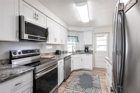 House in Port Charlotte, Florida 2 bedrooms, 102.94 sq.m. № 1608536 - photo 6