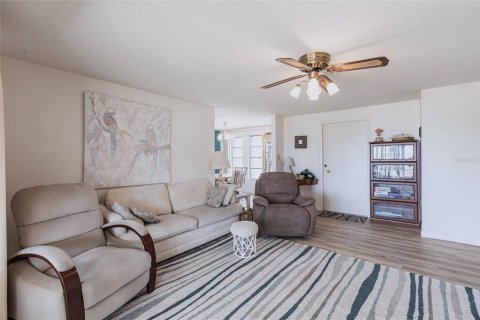 House in Port Charlotte, Florida 2 bedrooms, 102.94 sq.m. № 1608536 - photo 4
