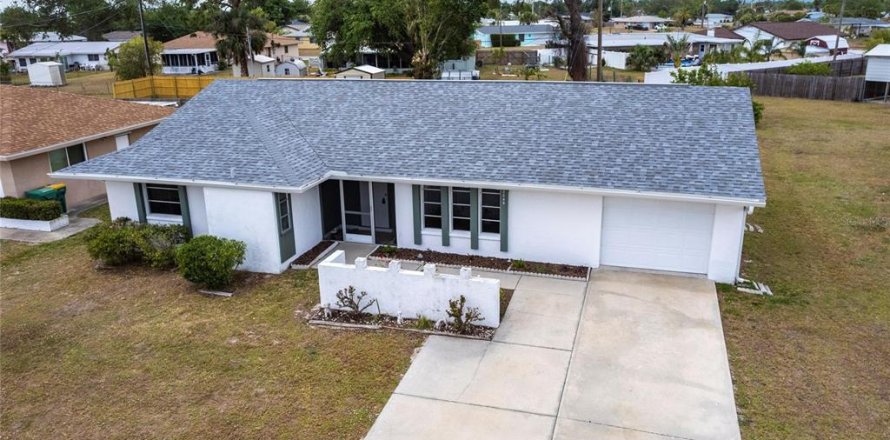 Casa en Port Charlotte, Florida 2 dormitorios, 102.94 m2 № 1608536