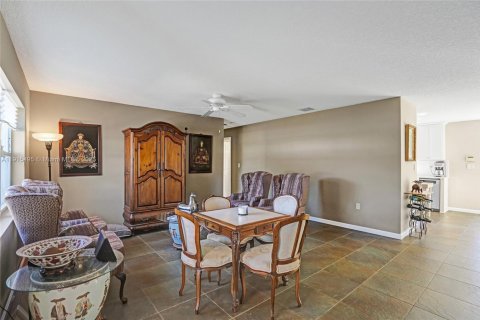 Villa ou maison à vendre à Fort Lauderdale, Floride: 3 chambres, 136.19 m2 № 1972070 - photo 10