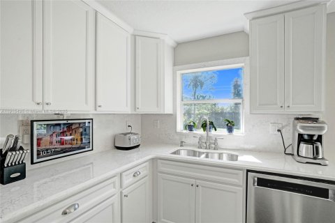 Villa ou maison à vendre à Fort Lauderdale, Floride: 3 chambres, 136.19 m2 № 1972070 - photo 17