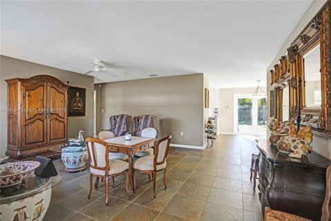 Villa ou maison à vendre à Fort Lauderdale, Floride: 3 chambres, 136.19 m2 № 1972070 - photo 6