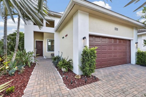 House in Westlake, Florida 2 bedrooms, 172.33 sq.m. № 2387093