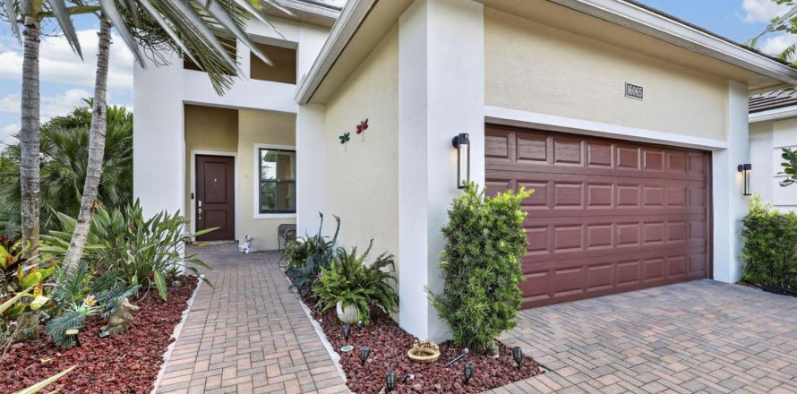 House in Westlake, Florida 2 bedrooms, 172.33 sq.m. № 2387093