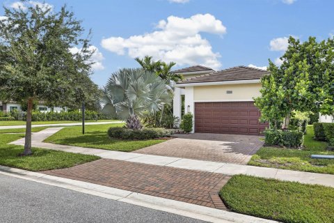 House in Westlake, Florida 2 bedrooms, 172.33 sq.m. № 2387093 - photo 4