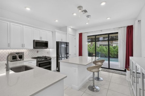 House in Westlake, Florida 2 bedrooms, 172.33 sq.m. № 2387093 - photo 17