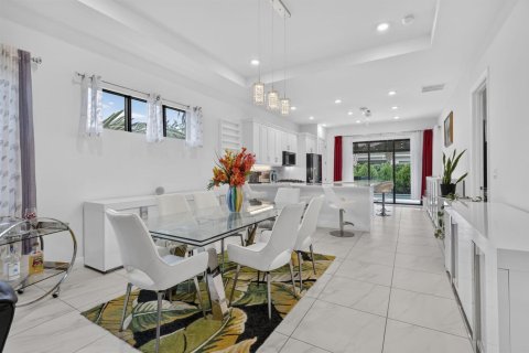House in Westlake, Florida 2 bedrooms, 172.33 sq.m. № 2387093 - photo 14