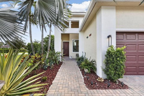 House in Westlake, Florida 2 bedrooms, 172.33 sq.m. № 2387093 - photo 5