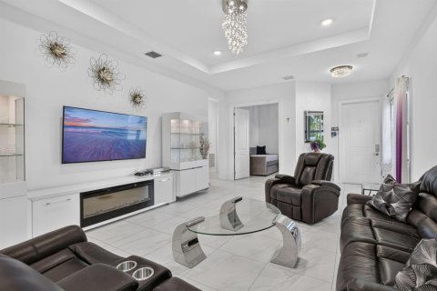 House in Westlake, Florida 2 bedrooms, 172.33 sq.m. № 2387093 - photo 13