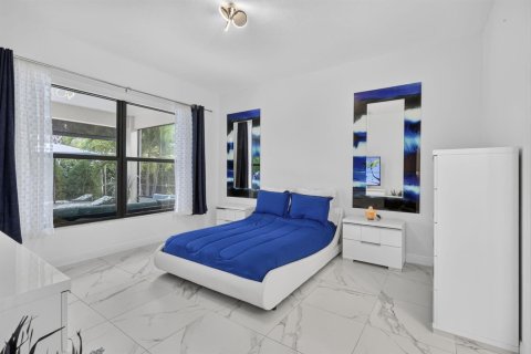 House in Westlake, Florida 2 bedrooms, 172.33 sq.m. № 2387093 - photo 22