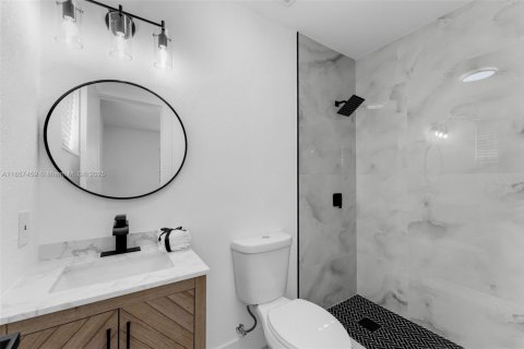 House in Miami, Florida 4 bedrooms, 118.17 sq.m. № 1881842 - photo 9