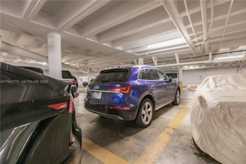Снять в аренду кондоминиум в Майами-Бич, Флорида 1 спальня, 127.37м2, № 2081343 - фото 21