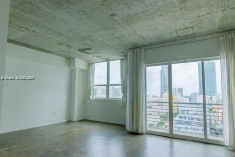 Condominio en venta en Miami, Florida, 1 dormitorio, 61.5 m2 № 1985626 - foto 2