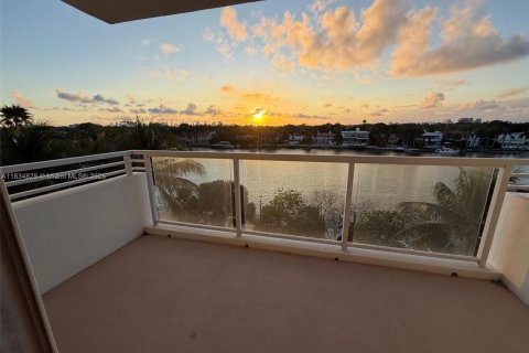 Copropriété à vendre à Miami Beach, Floride: 2 chambres, 110.55 m2 № 1817163 - photo 22
