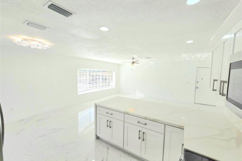 Copropriété à louer à Lauderhill, Floride: 3 chambres, 125.42 m2 № 2250509 - photo 5