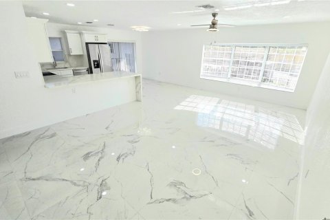 Copropriété à louer à Lauderhill, Floride: 3 chambres, 125.42 m2 № 2250509 - photo 6