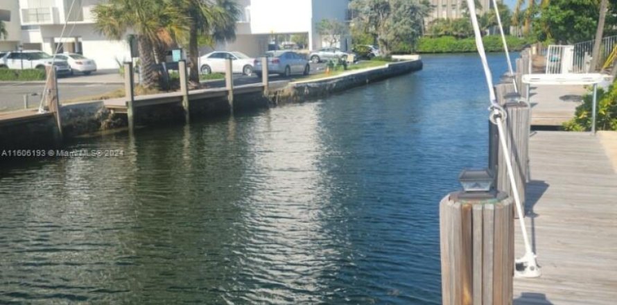 Casa en Pompano Beach, Florida 1 dormitorio, 60.39 m2 № 1935940