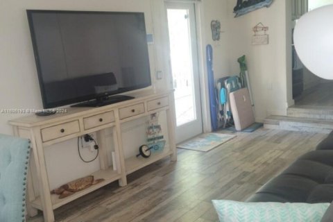 Casa en alquiler en Pompano Beach, Florida, 1 dormitorio, 60.39 m2 № 1935940 - foto 4