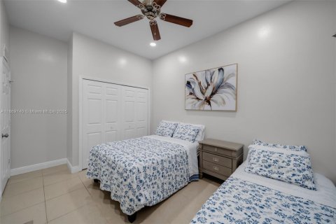 Villa ou maison à vendre à Cape Coral, Floride: 5 chambres, 274.9 m2 № 1922647 - photo 26