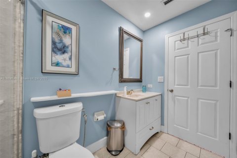Villa ou maison à vendre à Cape Coral, Floride: 5 chambres, 274.9 m2 № 1922647 - photo 24