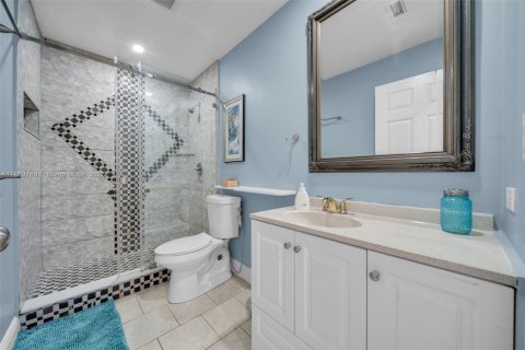 Villa ou maison à vendre à Cape Coral, Floride: 5 chambres, 274.9 m2 № 1922647 - photo 23