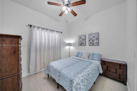 Villa ou maison à vendre à Cape Coral, Floride: 5 chambres, 274.9 m2 № 1922647 - photo 25