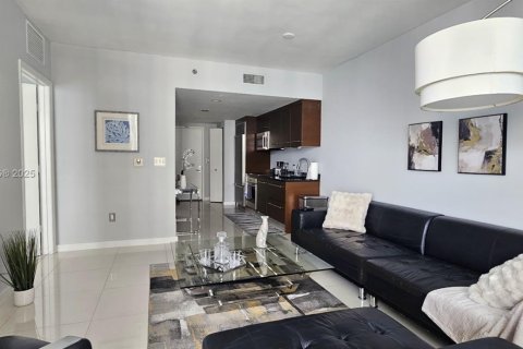 Condo in Miami, Florida, 1 bedroom  № 1893490 - photo 4