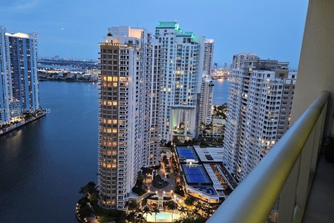 Condo in Miami, Florida, 1 bedroom  № 1893490 - photo 1