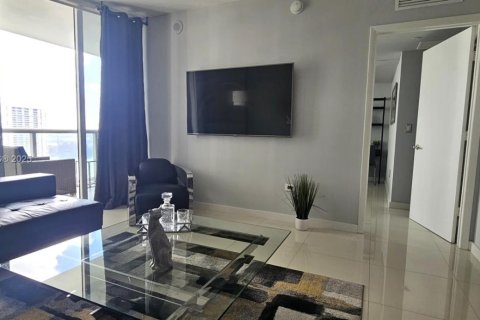 Condo in Miami, Florida, 1 bedroom  № 1893490 - photo 5