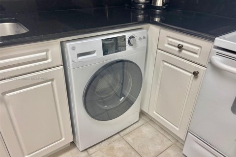 Condominio en venta en Hollywood, Florida, 1 dormitorio, 77.57 m2 № 1897005 - foto 8