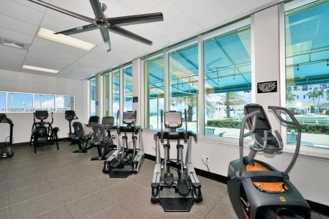 Condominio en venta en Hollywood, Florida, 1 dormitorio, 77.57 m2 № 1897005 - foto 18