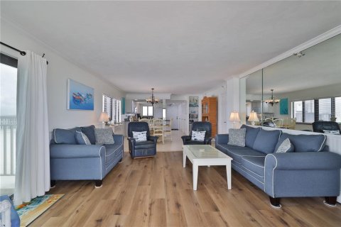 Condominio en alquiler en New Smyrna Beach, Florida, 2 dormitorios, 105.82 m2 № 2108477 - foto 4