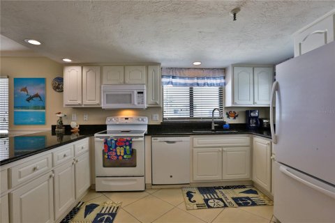 Condominio en alquiler en New Smyrna Beach, Florida, 2 dormitorios, 105.82 m2 № 2108477 - foto 8