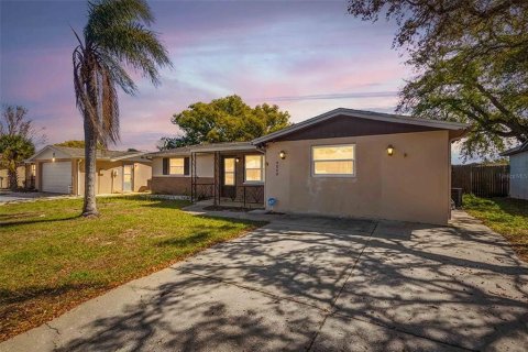 Casa en Port Richey, Florida 3 dormitorios, 120.77 m2 № 2091848