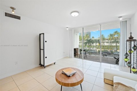 Copropriété à louer à North Bay Village, Floride: 1 chambre, 87.33 m2 № 1967881 - photo 8