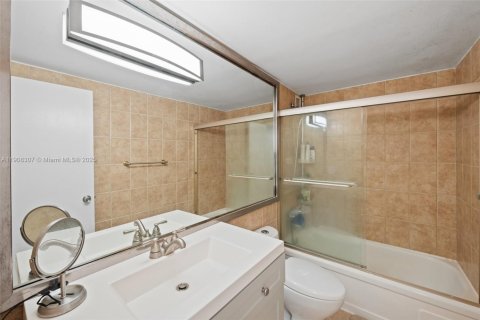 Copropriété à louer à North Bay Village, Floride: 1 chambre, 87.33 m2 № 1967881 - photo 19