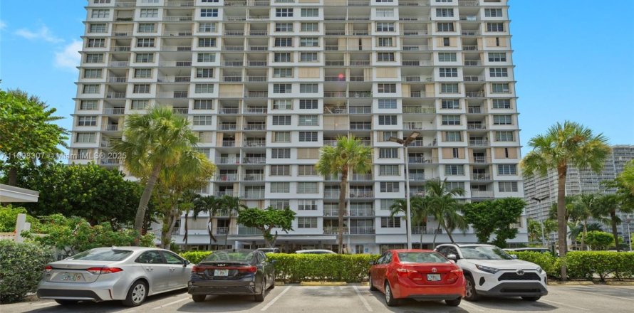 Condo à North Bay Village, Floride, 1 chambre № 1967881