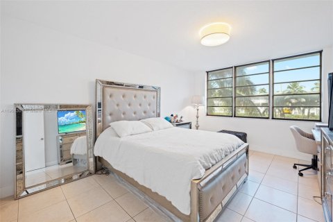 Copropriété à louer à North Bay Village, Floride: 1 chambre, 87.33 m2 № 1967881 - photo 16