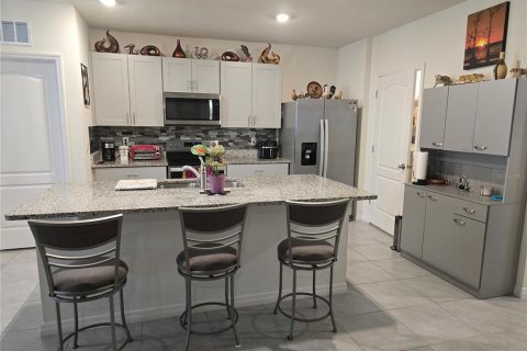 House in DeLand, Florida 3 bedrooms, 156.54 sq.m. № 2110295 - photo 3