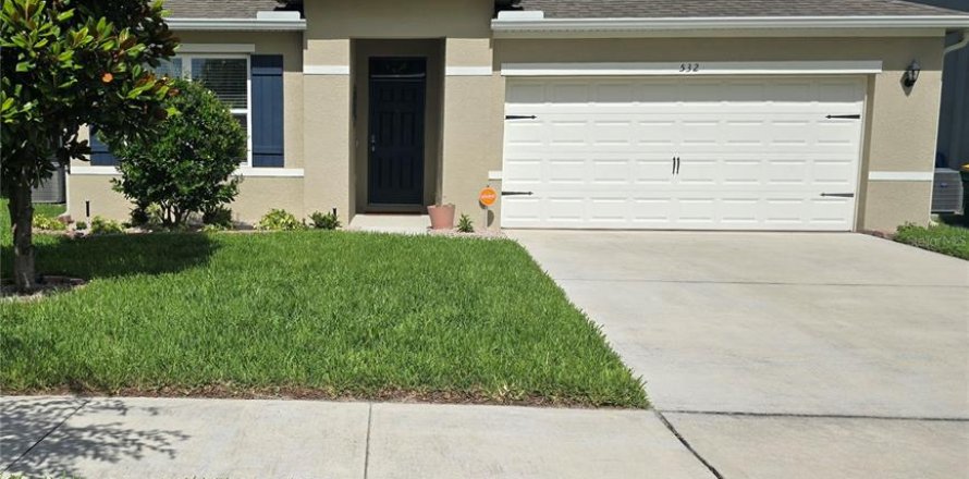 House in DeLand, Florida 3 bedrooms, 156.54 sq.m. № 2110295
