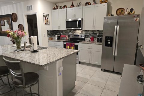 House in DeLand, Florida 3 bedrooms, 156.54 sq.m. № 2110295 - photo 13