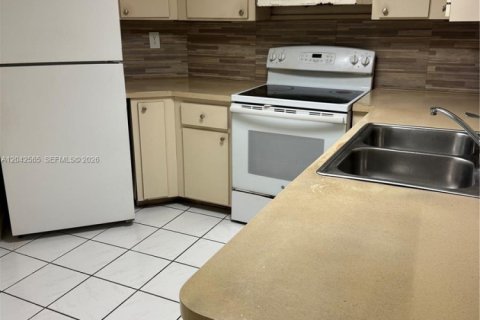 Снять в аренду кондоминиум в Майами, Флорида 2 спальни, 92.9м2, № 2264832 - фото 11