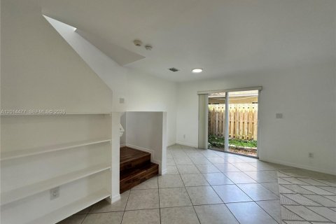 Touwnhouse à louer à Hallandale Beach, Floride: 2 chambres, 125.42 m2 № 2076499 - photo 16