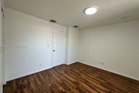 Touwnhouse à louer à Hallandale Beach, Floride: 2 chambres, 125.42 m2 № 2076499 - photo 23