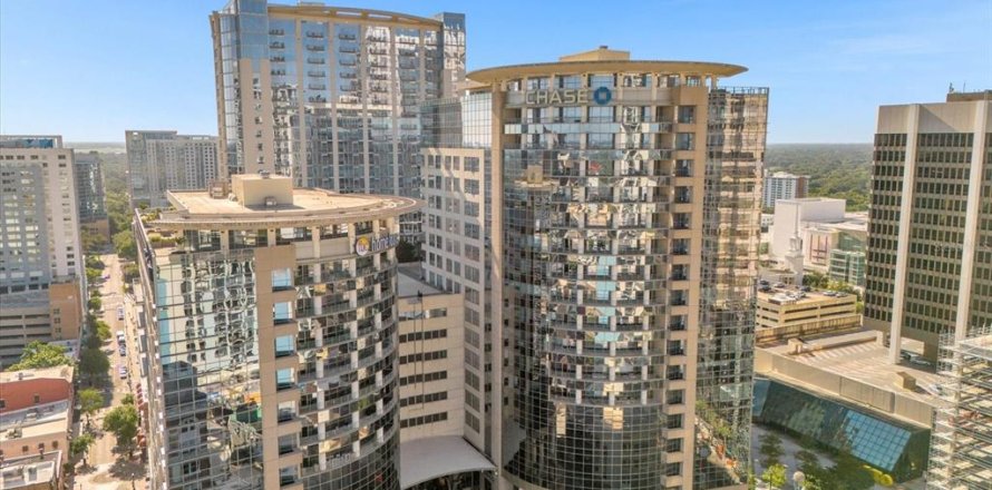 Propiedad comercial en Orlando, Florida 290.6 m2 № 2166435