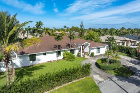 Villa ou maison à Doral, Floride 6 chambres, 361.2 m2 № 2387166