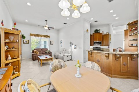 House in Port St. Lucie, Florida 3 bedrooms, 225.38 sq.m. № 2088131 - photo 13