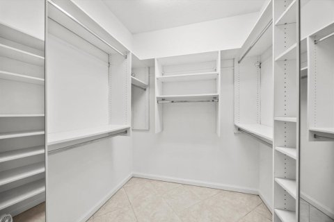 House in Port St. Lucie, Florida 3 bedrooms, 225.38 sq.m. № 2088131 - photo 27