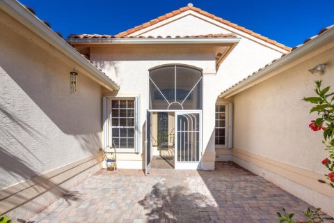 House in Port St. Lucie, Florida 3 bedrooms, 225.38 sq.m. № 2088131 - photo 4
